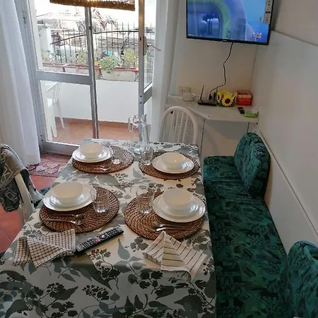 Alloggio Con Terrazza Mare Verde Apartmán